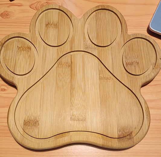 Bamboo shaped tiger paw cutting board
